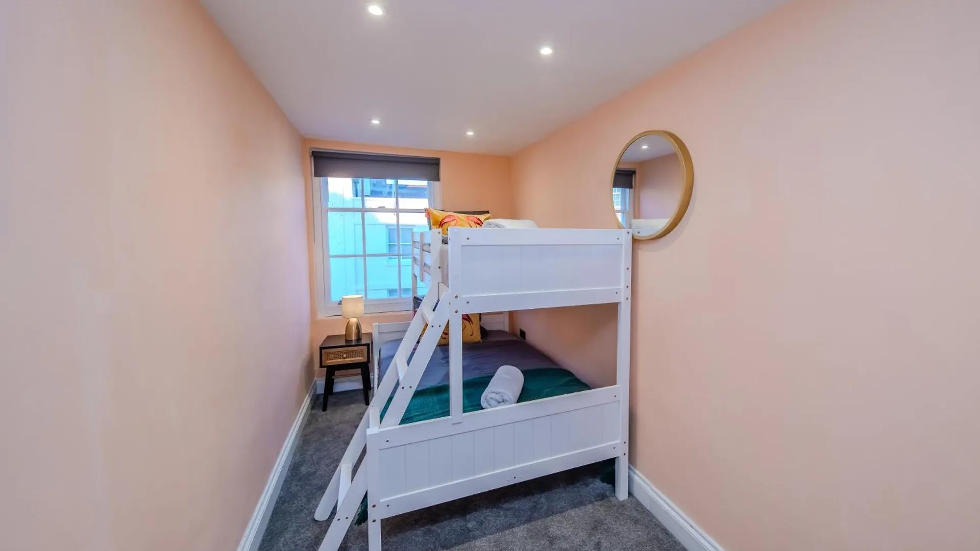 Brighton Beach Pad I Three Bedroom Apartment Next To Brighton Beach 0*,