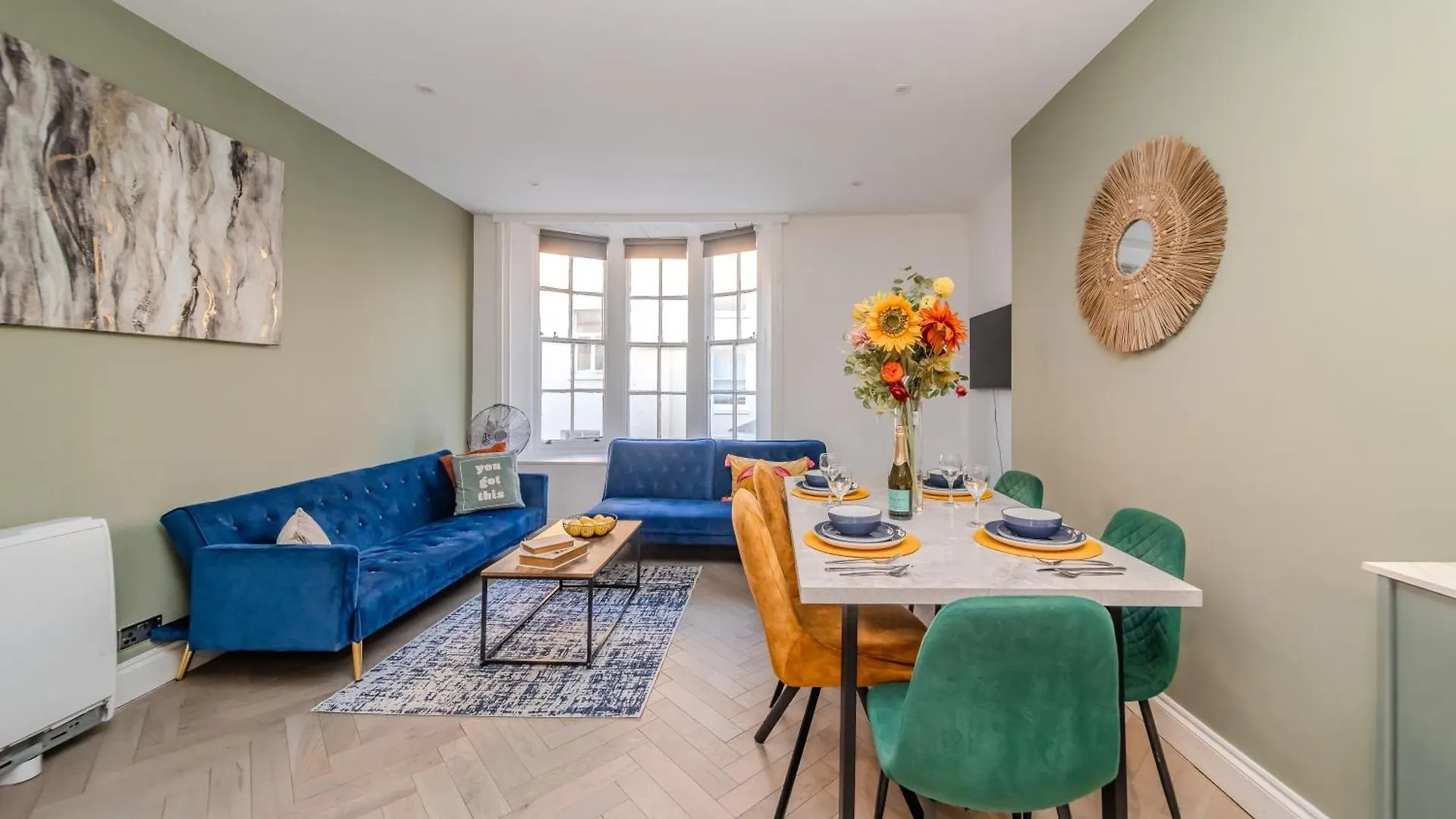 Brighton Beach Pad I Three Bedroom Apartment Next To Brighton Beach