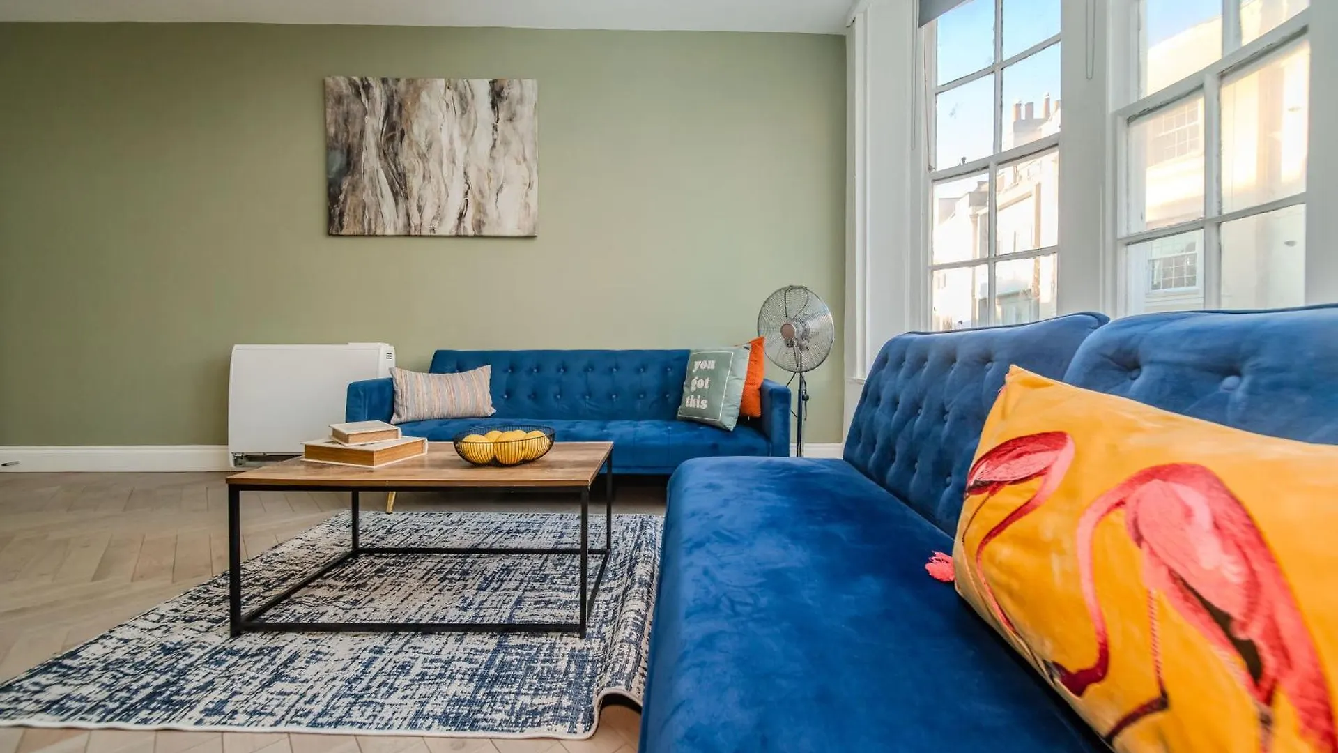 Brighton Beach Pad I Three Bedroom Apartment Next To Brighton Beach